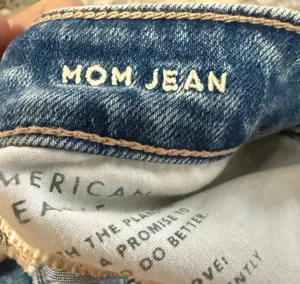 American Eagle Strigid Mom Jeans thumbnail 3