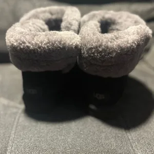 UGG Women's Saniya Mini Boots Black Suede Sheepskin Collar Size 9 1153512 thumbnail 6