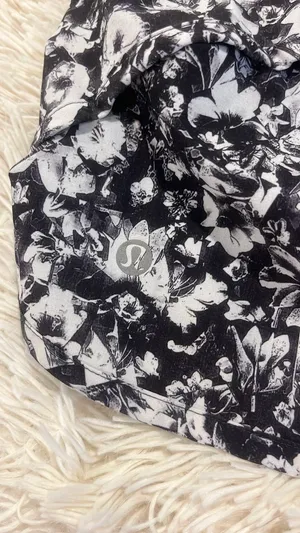 Lululemon Shorts Speed Up 2.5" thumbnail 3