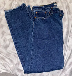 Levi's Wedgie Straight Jeans thumbnail 2