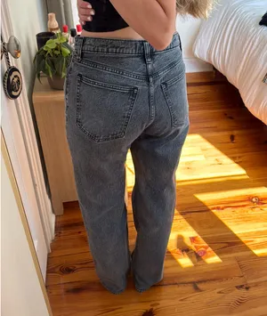Abercrombie Relaxed 90s High-Rise Jeans thumbnail 3