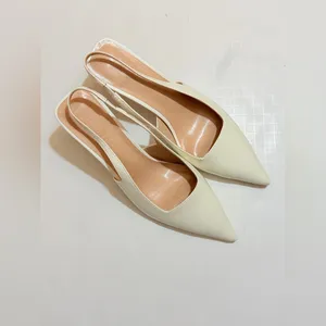 La Femme LE REVOLVE G55 Kitten Heel in White, size 7 thumbnail 7