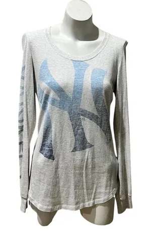 Nike Women's New York Yankees Long Sleeve T-Shirt White Size M thumbnail 1