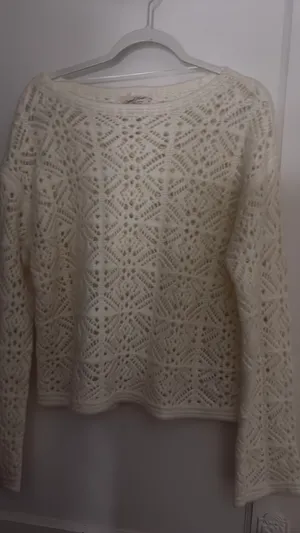 Universal Threads sweater thumbnail 3