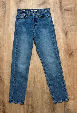 Levi's | Premium Blue Medium Wash Button‎ Fly Wedgie Straight Jeans, Size 25 thumbnail 1