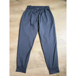 EUC Womens Under Armour gray stretch‎ athletic jogger soft tapered leg size M thumbnail 2