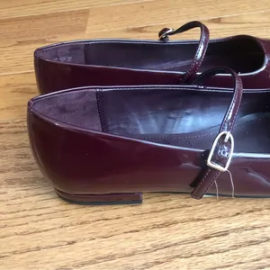 Franco Sarto Tinsley Patent Leather Burgundy Mary Jane Flats Women’s SZ 7.5 NWOT thumbnail 4