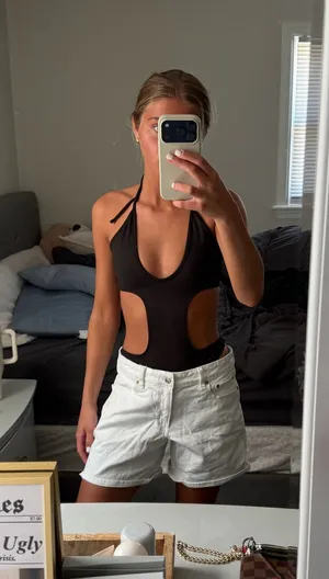 American Eagle Jeans thumbnail 1