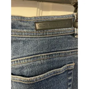 GLORIA VANDERBILT Womens Petite 8 Short High Rise Tapered Mom Jeans Vintage thumbnail 5