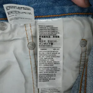 Levis 501 Jeans Womens 28x26 (30x25)‎ Ankle Crop Distressed Denim High Rise Mom thumbnail 8