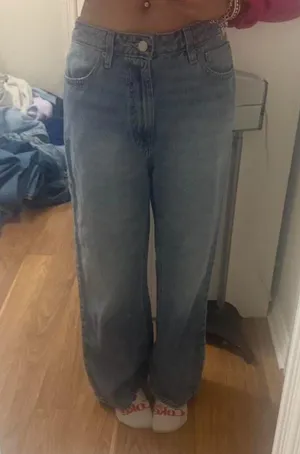 Baggy Light Wash BDG Urban Outfitters Jeans 25 thumbnail 1