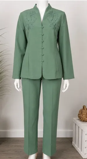 Alfred Dunner Adrian Delafield Womens Pant Set Sage Green Embroidered 2 Piece M thumbnail 1