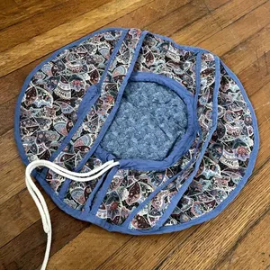 Homemade circular project bag carrier drawstring delicate patterned quilted‎ Blue thumbnail 1