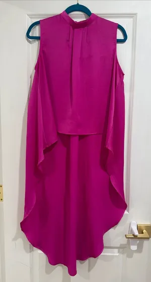Sleeveless High-Low Tank Top in Bright Fuchsia thumbnail 1