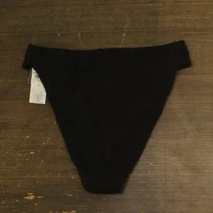 NWT Bar III Crochet High-Rise Side Tab Bikini Swim Bottom MBGC25557 Black L thumbnail 2