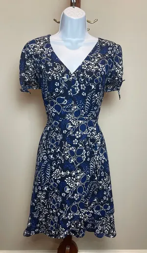 J.Crew Dress Size 6 Chiffon Black White Blue Floral V‑Neck Short Sleeve Flowy thumbnail 1