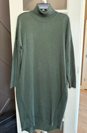 ASOS Green Turtleneck Knit Sweater Midi Dress 8 thumbnail 1