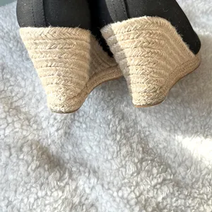 J. CREW “SEVILLE” Espadrille - Canvas Sandals 9 1/2 thumbnail 2