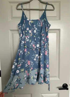 Boutique Floral Dress thumbnail 2