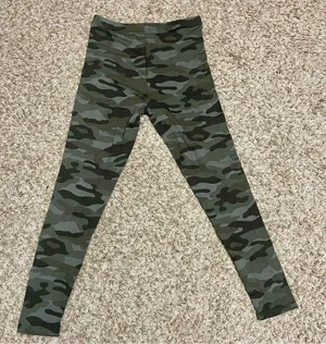 New! Active Camo Print Leggings Size: Medium thumbnail 2