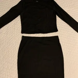 Black Long Sleeve Crop Top and Skirt Set Amazon NEW thumbnail 2