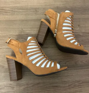 Amazon heels  thumbnail 1