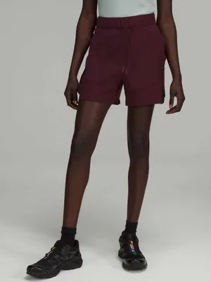 Lululemon Relaxed High-Rise Cargo Short 4.5"‎ Size 4 Cassis thumbnail 1