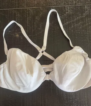 White Victoria's Secret Bra Front Closure 36C thumbnail 1