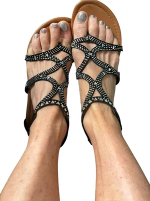 daisy fuentes Women's Black Strappy Rhinestone Sandals Size 7 thumbnail 3