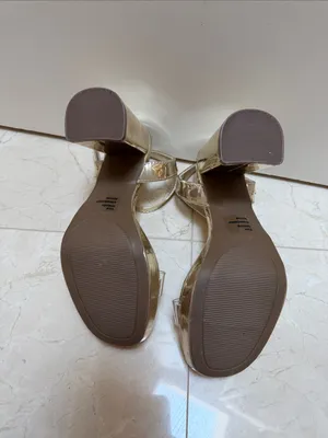 Sugar Gold Metallic Block Heel Sandals Size 6.5 thumbnail 2
