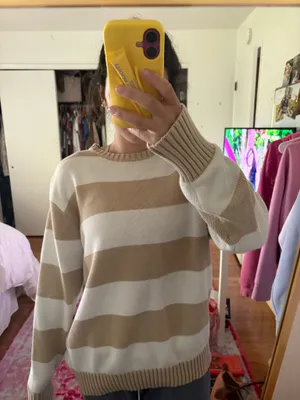 Brandy Melville sweater thumbnail 2
