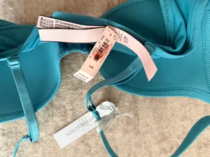 Victoria's Secret Bra thumbnail 3
