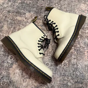 Dr. Martens 1460 Parchment Beige Smooth Leather 8-Eye Combat Boots 30552 thumbnail 6