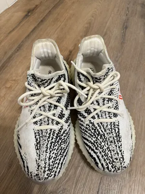 Adidas Zebra Yeezys thumbnail 3