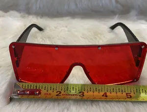 Sunglasses thumbnail 4