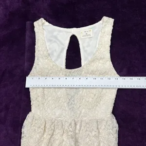 Pins And Needles Urban Outfitters Ivory‎ Cream Lace Sleeveless Peplum Dress XS thumbnail 3