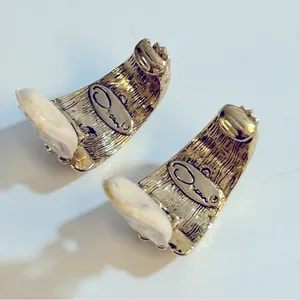 Oscar De La‎ Renta Vintage Gold Clip Earrings thumbnail 5
