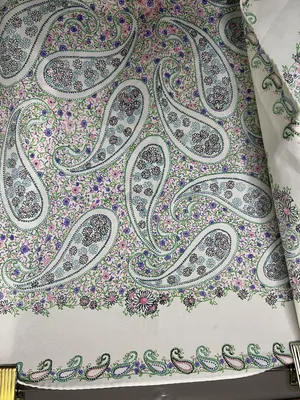 Paisley Daisy Floral Scarf Womens One Size Multicolor Satin Square Shawl Wrap thumbnail 2