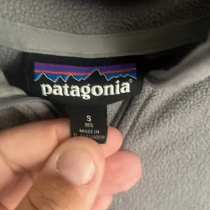 Patagonia Women’s Gray Micro Fleece Quarter Zip Gray Jacket size Small 🦋 thumbnail 4
