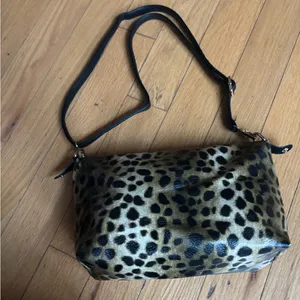 Vintage 90s early 2000s Jersey Shore Style Grunge Cheetah Print Shoulder Bag thumbnail 4