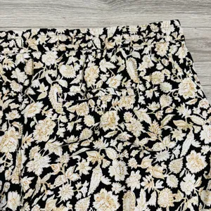 Old Navy Womens Pants XXL Black Tan Floral Print‎ Elastic Waist Cropped Casual thumbnail 9
