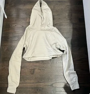 Gymshark pull over cropped hoodie thumbnail 1