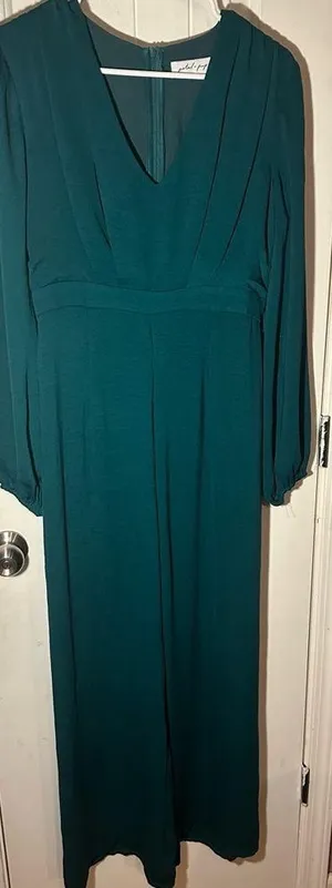 Petal And Pup Emerald Green Women Jumpsuit NWOT SzM 💯 polyester Lightweight. thumbnail 3