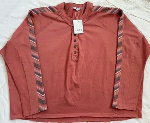 Fate Embroidered Henley‎ Top Medium Boho Raw Hem Coral Pink thumbnail 1