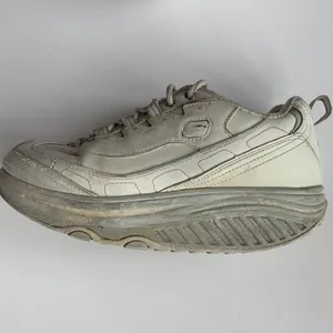 Skechers Vintage Original Shape Up Toning Sneakers In White thumbnail 8