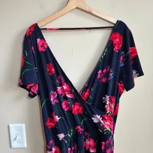 Express Floral Surplice Jumpsuit Large Navy Pink Womens Stretch Knit thumbnail 7