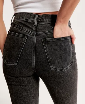 Abercrombie High Rise Mom Jeans thumbnail 7