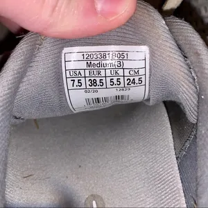 Brooks ghost Grey woman’s 7.5 running shoes thumbnail 9