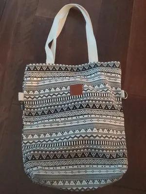Black & White Geometric Tote Bag with Cream Handles T-bag thumbnail 1