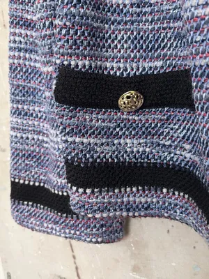 St John Tweed Cropped Blazer thumbnail 4